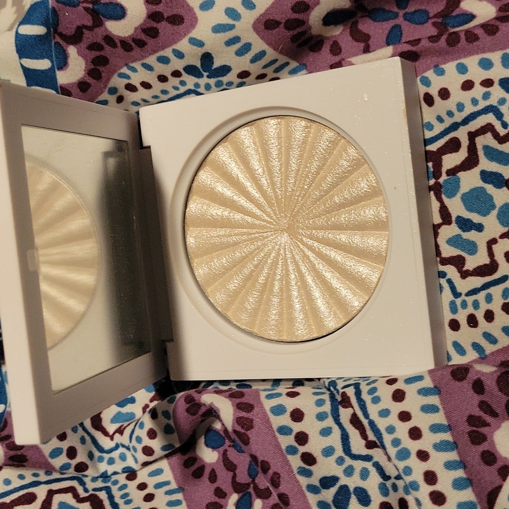 Ofra cosmetics highlight